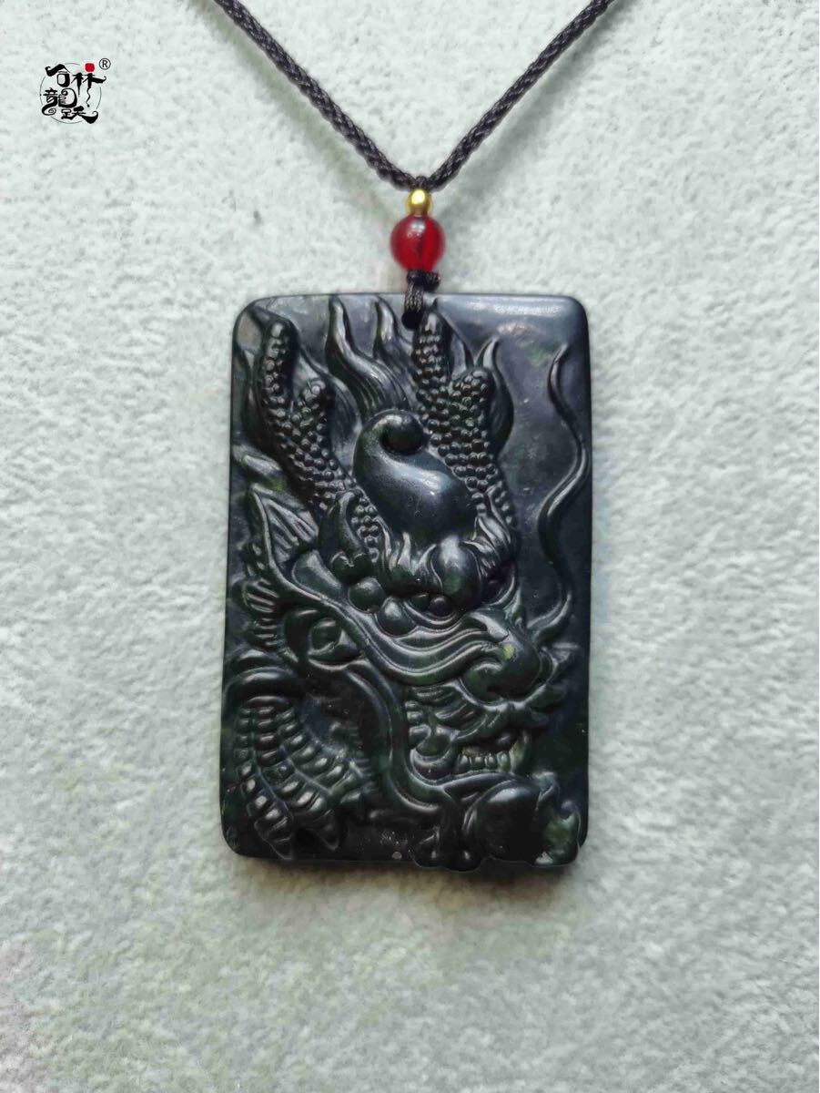 天然 ファッション 美しい彫刻の龍頭 墨翠 ペンダント拍卖