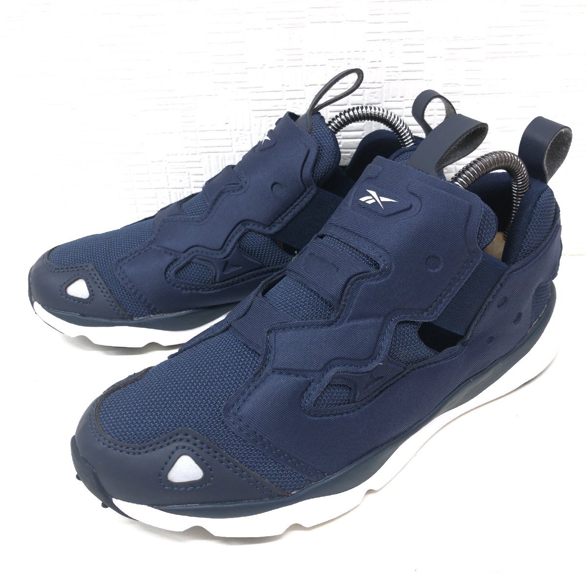 ●美品 Reebok リーボック フューリーライト3 ローカット スニーカー 23cm 紺 ネイビー スリッポン インスタポンプ FURYLITE レディース拍卖