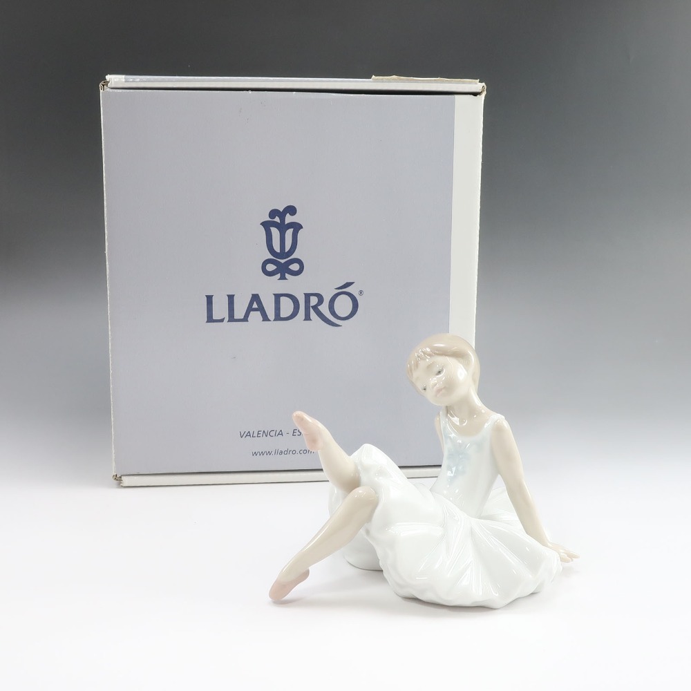Lladro リヤドロ リトルバレリーナ(くつろぎ) 置物 オブジェ ポーセリン _【I180827006】中古拍卖