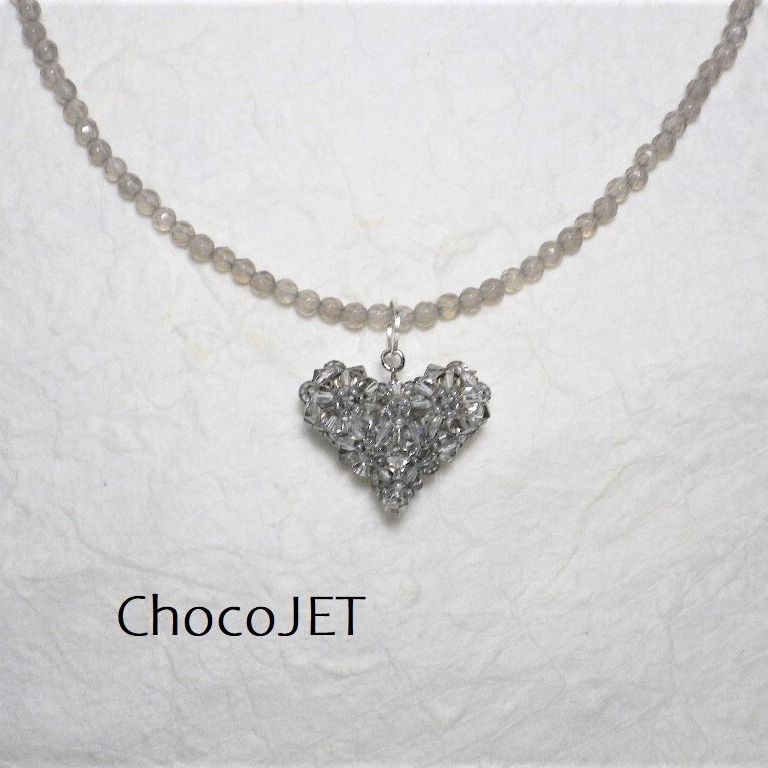 スワロフスキーハートネックレス シルバーグレービーズネックレス 銀色拍卖