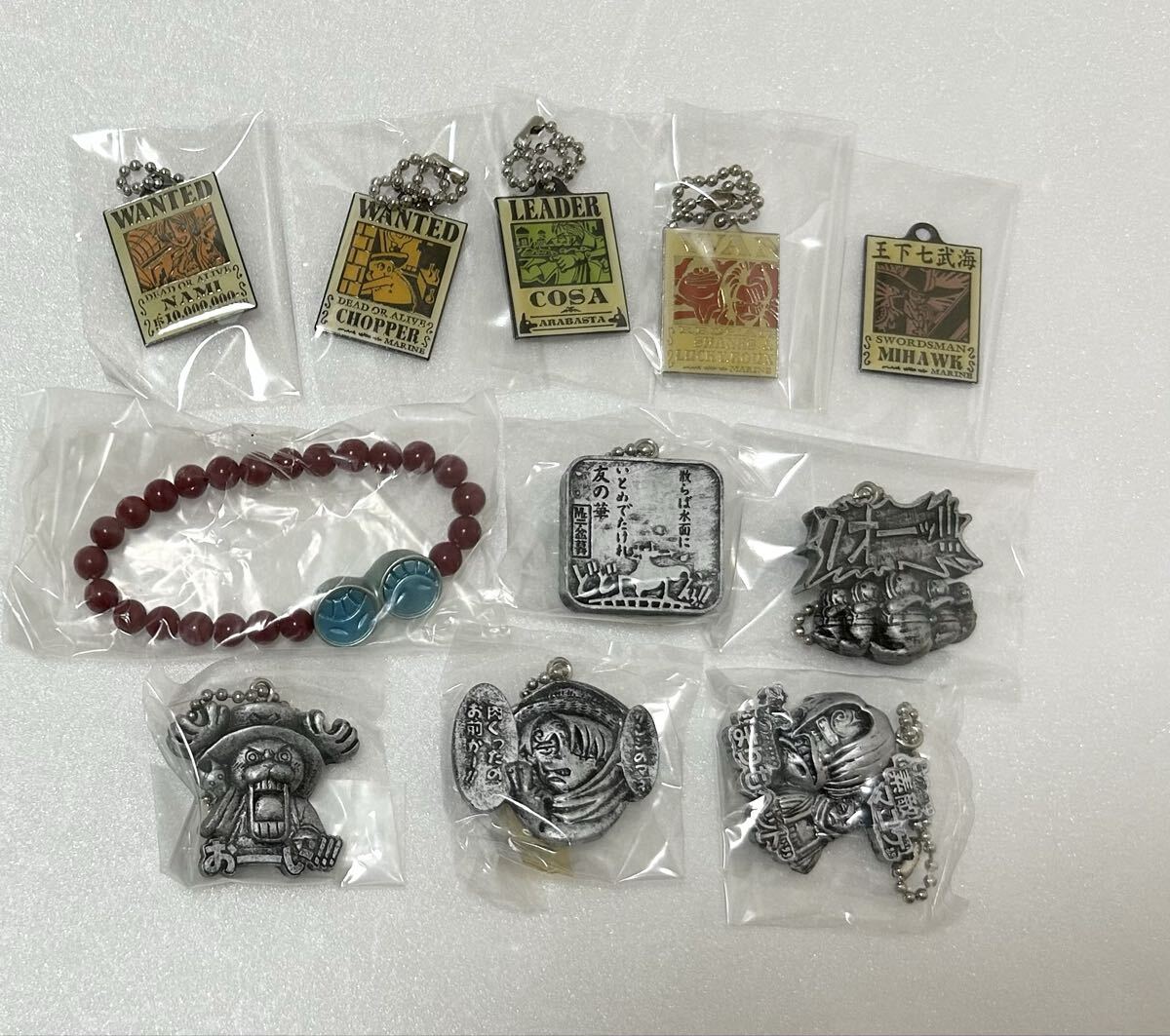 エースモチーフ ブレスレット ワンピース グランドカプセルグッズ 手配書WANTEDメタルキーホルダー ガチャ 当時物セット サンジ拍卖