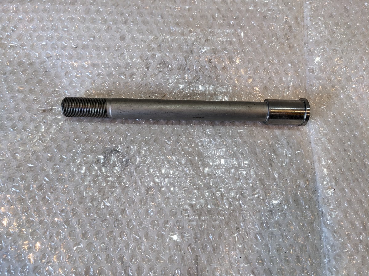 Kawasaki Z900RS フロントアクスルシャフト拍卖