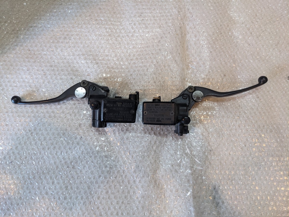 Kawasaki GPZ900R 純正フロントブレーキ/クラッチマスターシリンダーセット拍卖