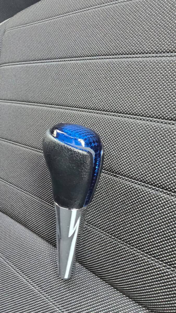 トヨタアクアシフトノブ ギアノブ 本革ブラック&ブルーアクセント OEM部品 08466-52081-C0 新品 シフトレバーノブ NHP10用拍卖