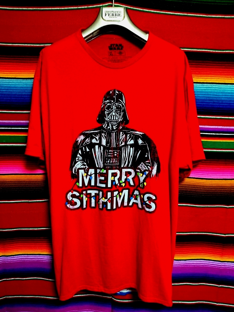 Lucasfilm Ltd STAR WARSオフィシャル HOLIDAYシーズン限定 MERRY SITHMAS ダースベーダープリントTシャツ 古着 XLサイズ レッド ブラック拍卖