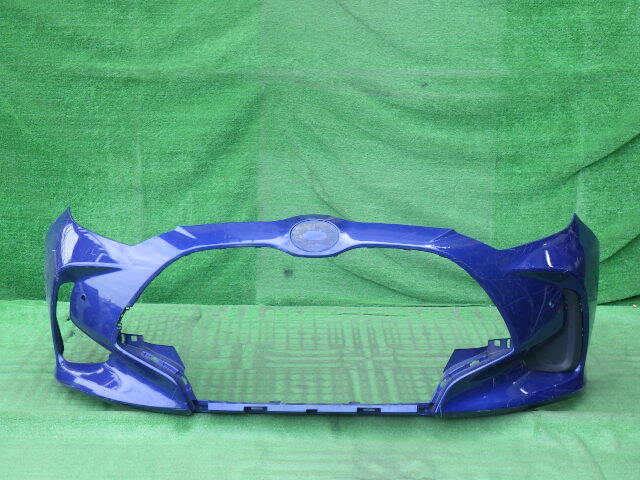 KSP210 MXPA10 MXPH15 ヤリス 純正フロントバンパー 左ホールカバー付 青 52119-52E70拍卖