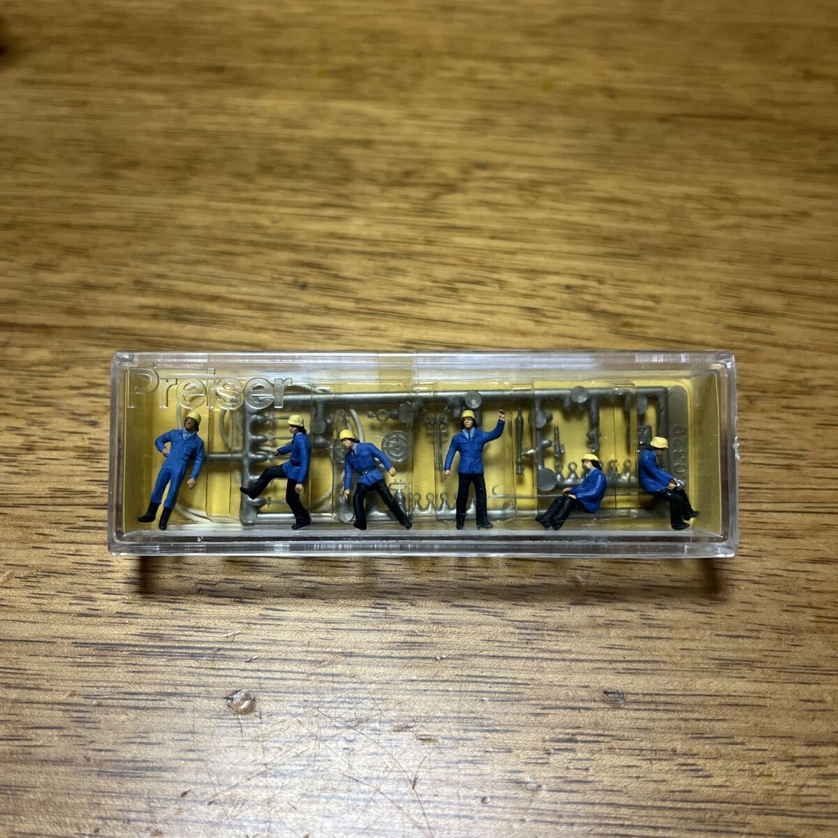 送料込み■未使用 プライザー Preiser  4204 消防士  保管品 塗装済完成品 HO(1/87) 情景 背景 フィギュア拍卖