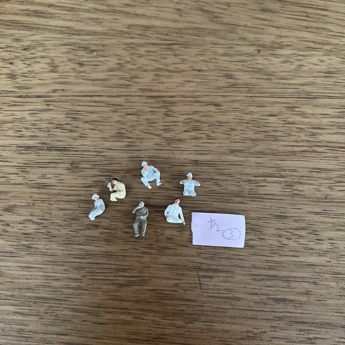 送料込■プライザー Preiser 座っている人③ アソート 塗装済完成品 HO(1/87) 情景 背景 フィギュア拍卖