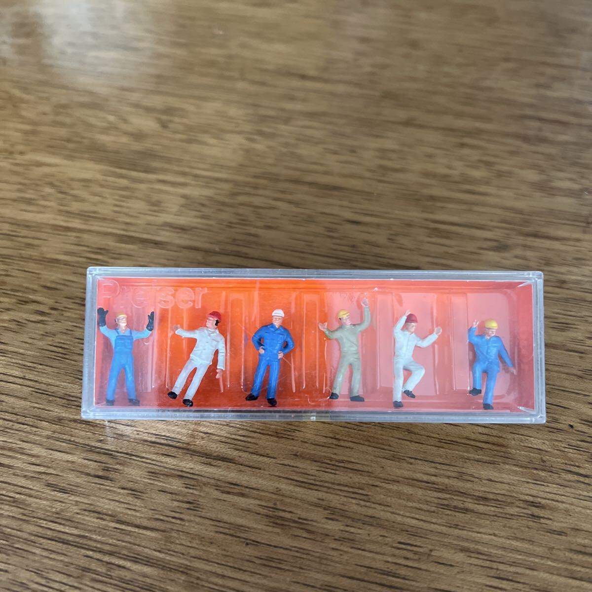 送料込■プライザー Preiser 10105 作業員? 塗装済完成品 HO(1/87) 情景 背景 フィギュア拍卖