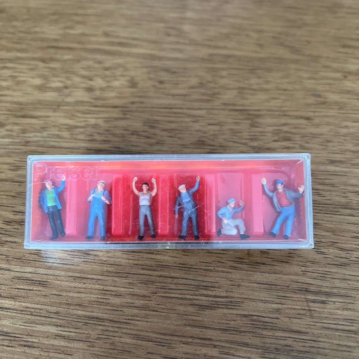 送料込み■未使用 プライザー Preiser  10036 トラック作業員? 保管品 塗装済完成品 HO(1/87) 情景 背景 フィギュア拍卖