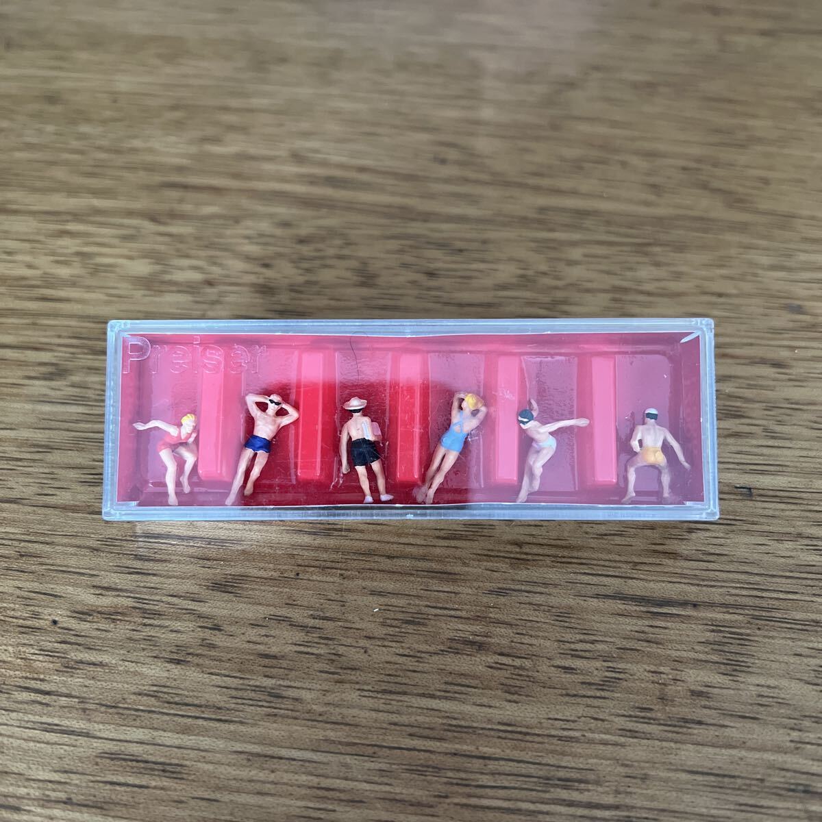 送料込み■未使用 プライザー Preiser  10071 水着の人たち? 保管品 塗装済完成品 HO(1/87) 情景 背景 フィギュア拍卖