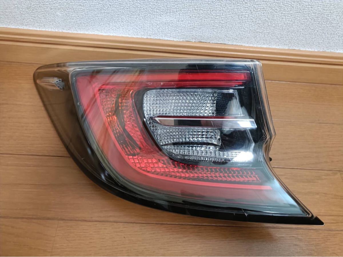カローラスポーツE21/TOYOTA/トヨタCOROLLAハッチバック純テールライト左テールランプ外側ZWE213H(6AA-ZWE213H)拍卖