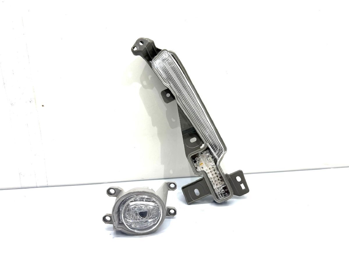 ★良品★ トヨタ プリウス ZVW50 後期 純正 左 デイライト フォグランプ KOITO12-611 KOITO27909-722H1 (G76-93)拍卖
