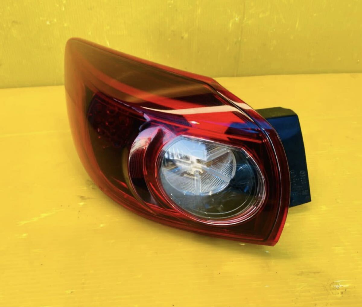(43645) マツダ アクセラ スポーツ BM5FF 左テールライト KOITO 220-41981 送料は1580円(北海道/沖縄県はお問い合わせください)拍卖