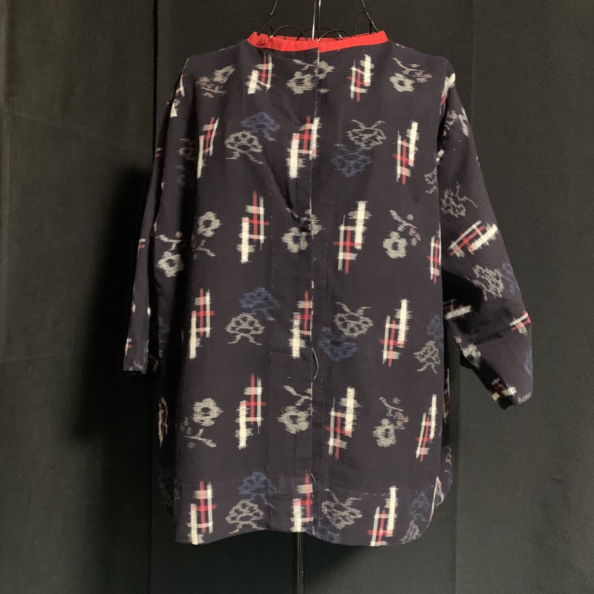 ☆シャツ 手作り 上着 藍染 生地 刺し子 リメイク 素材 ハンドメイド 古布 型染め 絣 パッチワーク カスリ かすり (A-2971)拍卖
