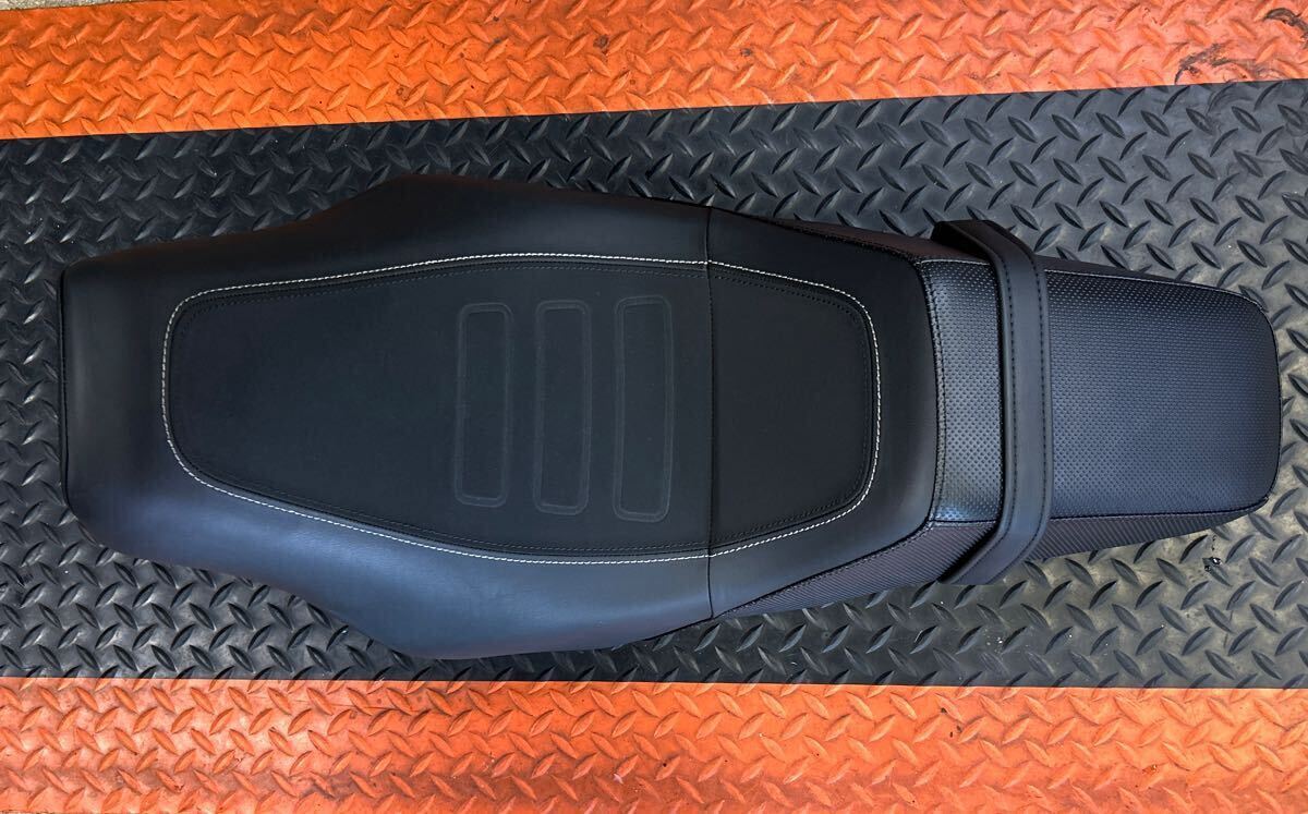 Harley Davidson P&A カスタムシート M8 ソフテイル拍卖