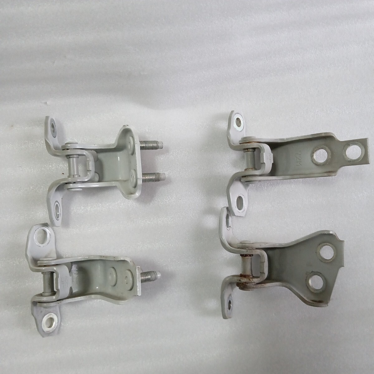 ラパン HE33S 右 フロントドア リアドア ヒンジ 中古 ZVR パールホワイト拍卖