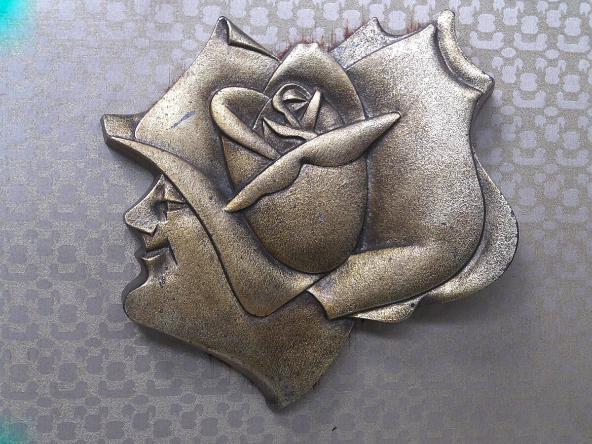 作者不明、銘無・「花と顔」・ブロンズ拍卖