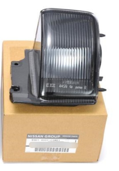 新品 純正品 NISSAN 日産 バックランプ RH R32スカイライン拍卖