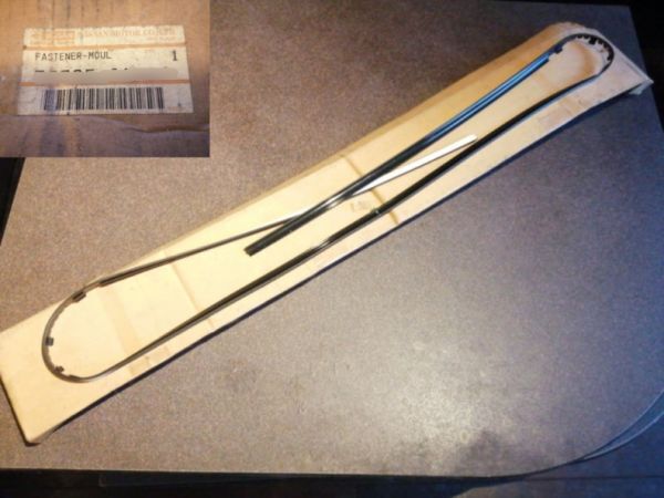 新品 純正品 NISSAN 日産 ファスナーモール C11マーチ,CK11マーチカブリオレ拍卖