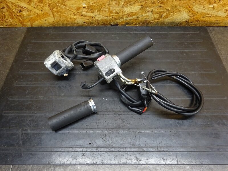 【250912】エリミネーター250V(VN250A-033)◆ ハンドルスイッチ左右セット スイッチボックス 回り止め破損/割れ有拍卖