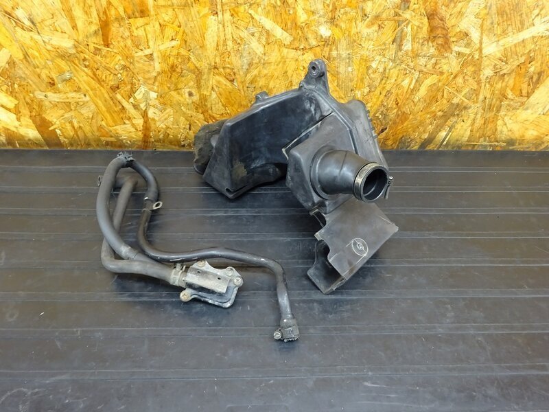 【250927】RZ50(RA02J-001)◇ エアクリーナーボックス エアクリボックス エアクリ 削れ 割れ 破れ有拍卖