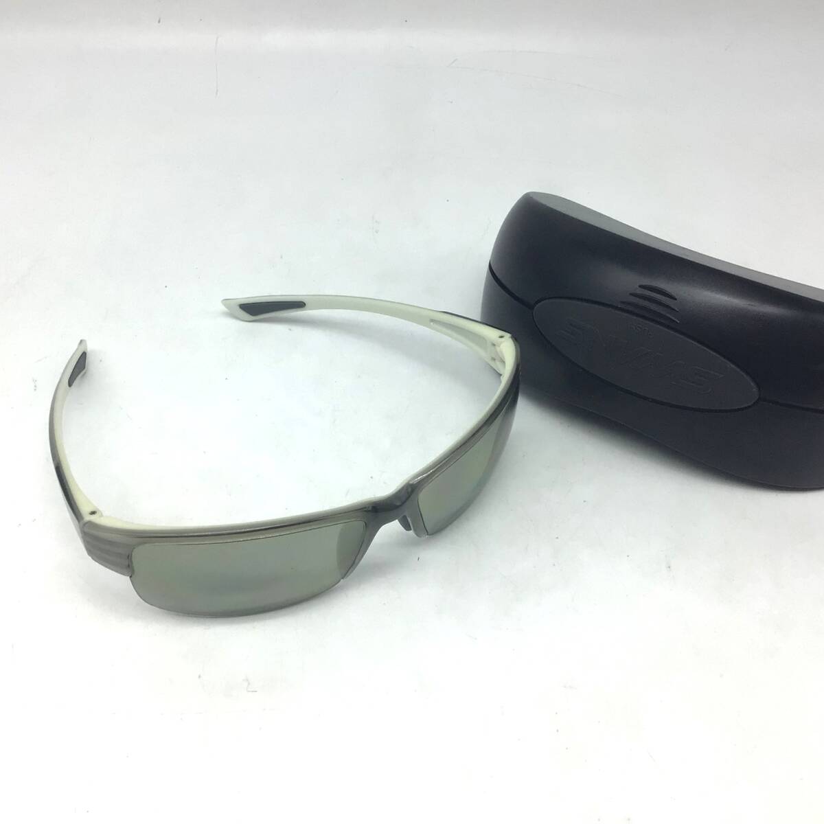 9441 SWANS スワンズ スポーツサングラス フレームグレー ケース付き ランニング 自転車 ゴルフ アウトドア ドライブ UVカット拍卖