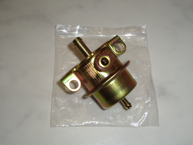 新品!BMW フューエルプレッシャーレギュレーター 3bar 13531711541 E23 E24 M6 635csi E28 E30 M3 E32 Z1 M30 M20 E34 525i 535i 325i 拍卖