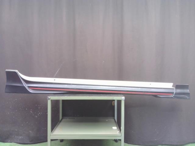 ヤリス 5BA-MXPA10 右 サイド ステップ スカート Z 070 75851-K0060拍卖