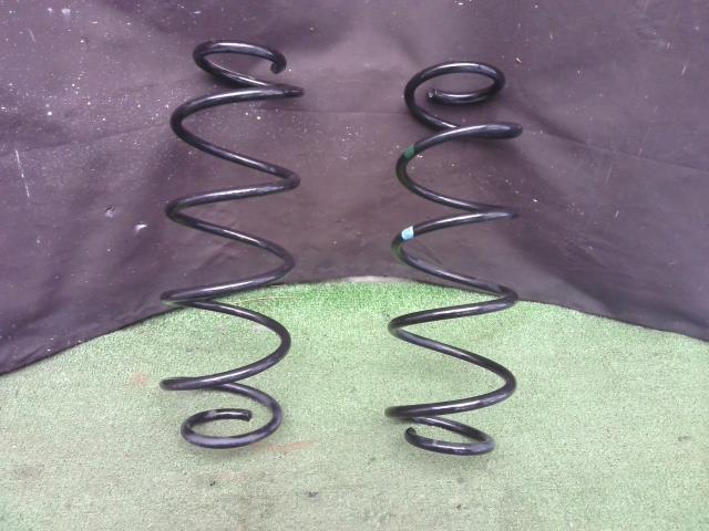 ヤリス 5BA-MXPA10 リア スプリング セット Z 070 48231-K0030拍卖