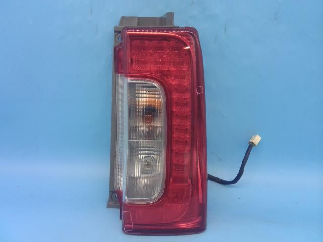 タント DBA-LA600S 右テールランプ X SA X07 220-51391 81551-B2300拍卖