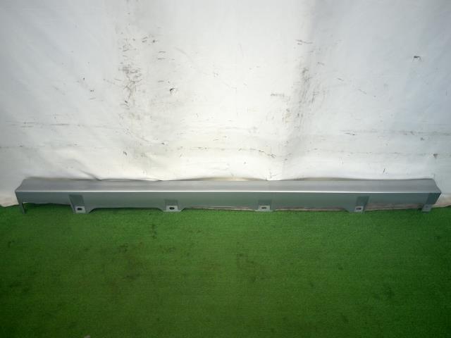 パッソ DBA-QNC10 S28 シルバー 右 サイド ステップ スカート G S28 75806-B1010拍卖