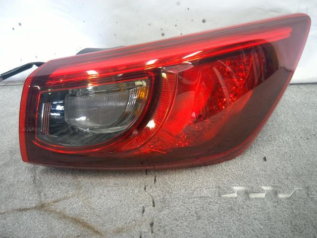 CX-3 LDA-DK5FW 右テールランプ XD 47A W2408 DB2R-51-150E拍卖