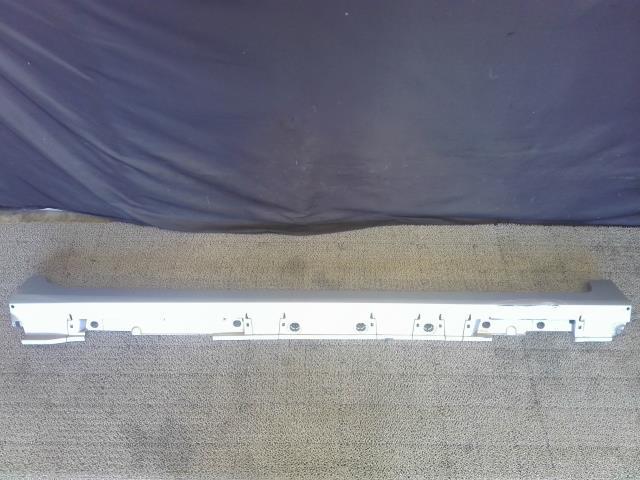 プリウスα DAA-ZVW41W 右 サイド ステップ スカート S チューン ブラック2 5人 1F7 75850-47020 75850-47020拍卖