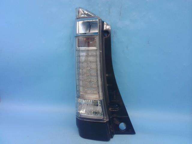 N-BOX DBA-JF1 左テールランプ カスタムG SSパッケージ NH875P D106 33551-TY0-901拍卖