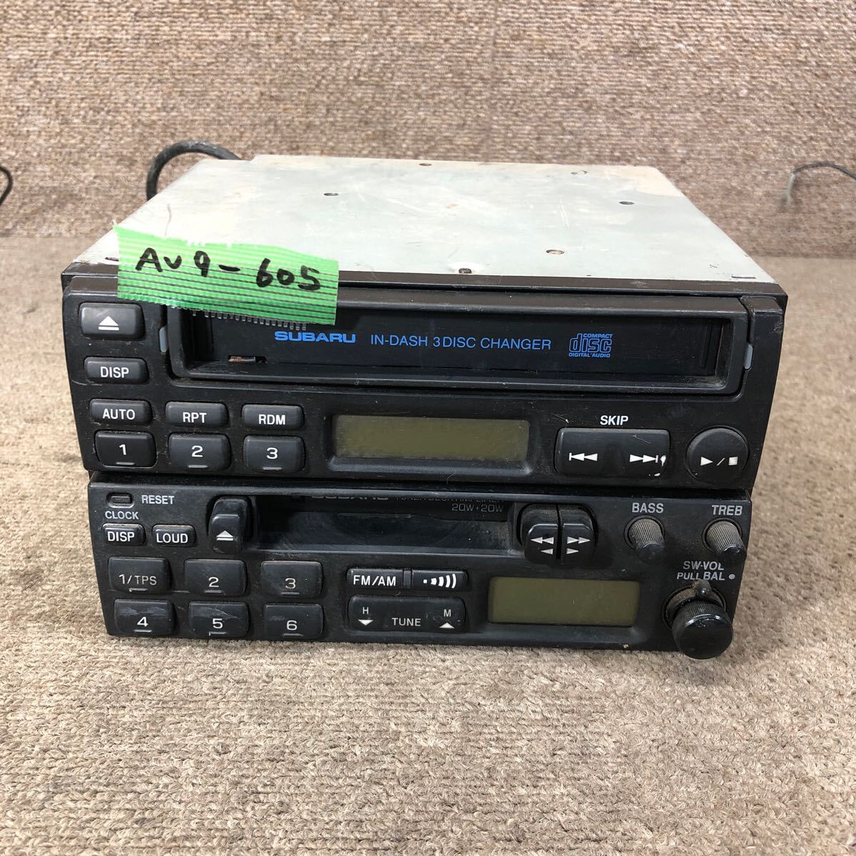 AV9-605 激安 カーステレオ SUBARU 86231KE000 86201AC300 CDチェンジャー カセットデッキ FM/AM オーディオ 2点セット 通電未確認 junk拍卖