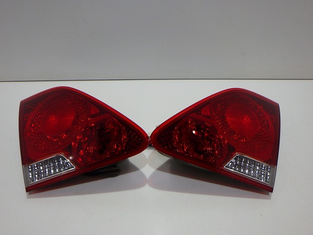 18クラウン 内側 トランクテール 左右 30-311 GRS181/184 アスリート 寒冷地 前期 LED玉切れなし 250828054拍卖