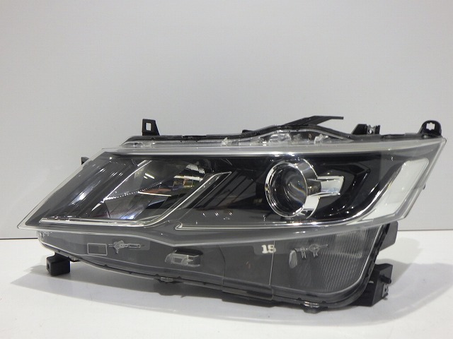 セレナ 左ヘッドライト LED ユニット C27/NC27 100-23721 Z コーティング 比較的綺麗 250904237拍卖