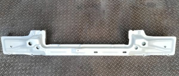 ★ スズキ エブリィ  DA64V クロスメンバーカット品  Fバンパーホースメントの下側  ★個人宅配送不可 自管理5ta301拍卖