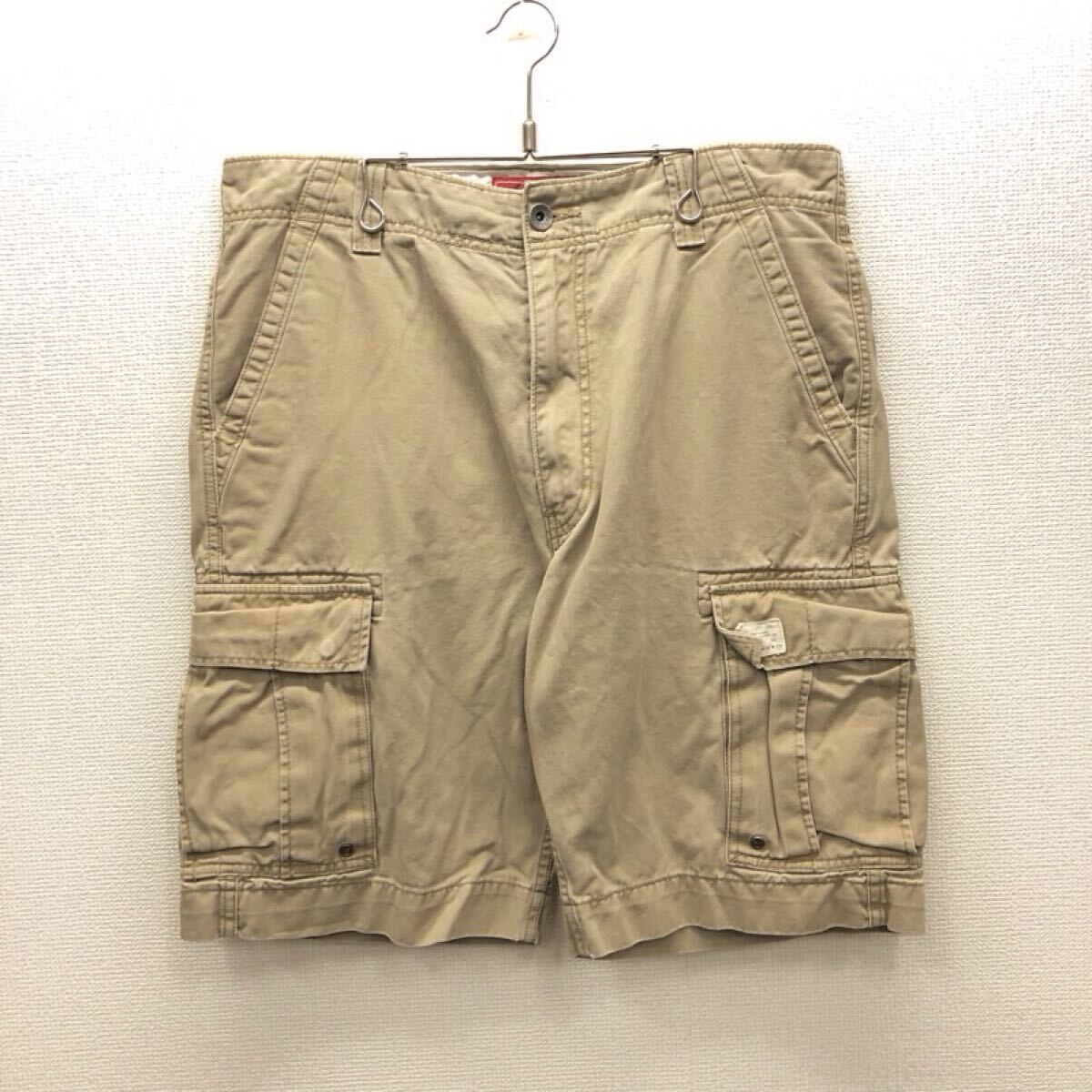 【GI011】Levi's W34 カーゴハーフパンツ ベージュ メンズブランド古着 リーバイス ショートパンツ 送料無料拍卖