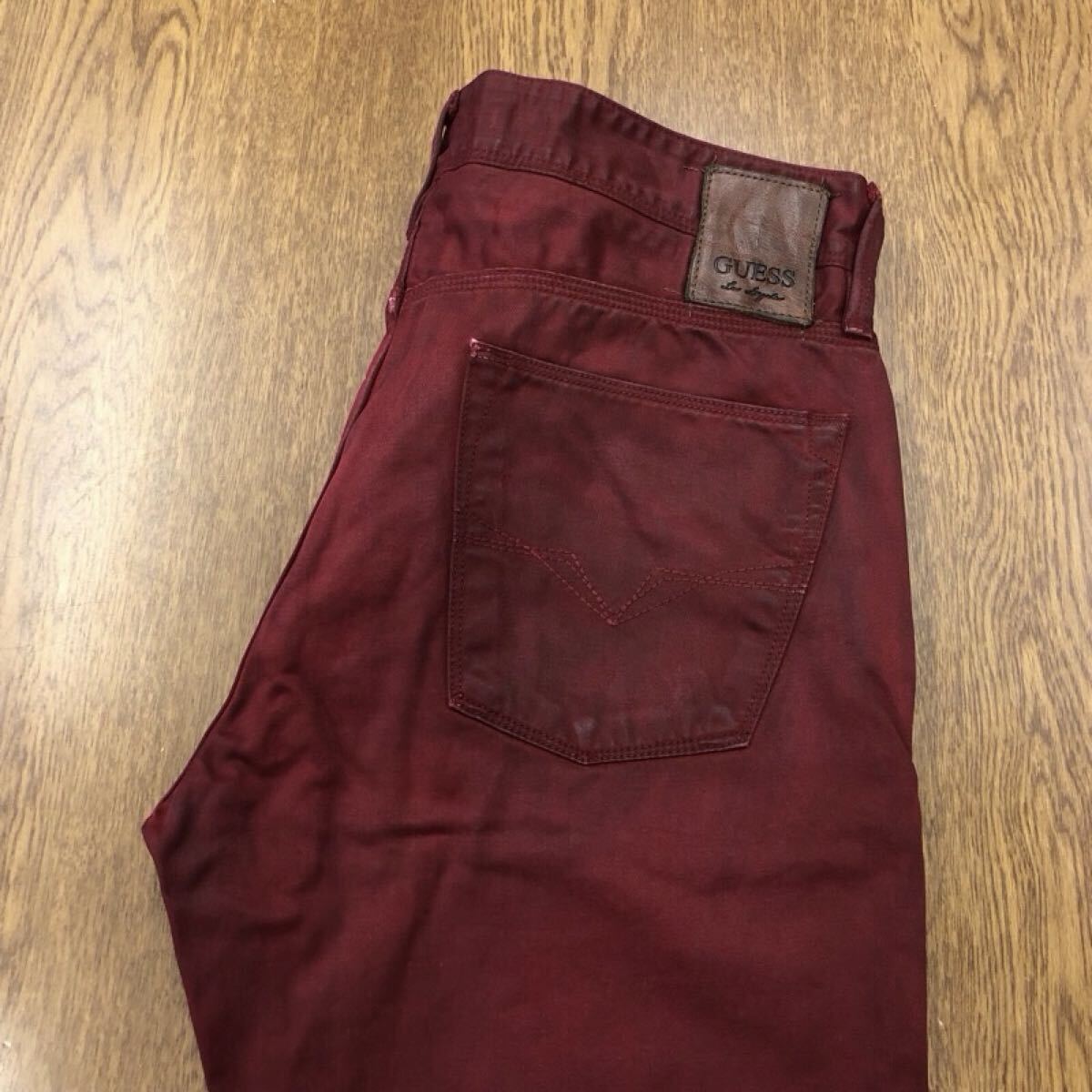 【GI170】GUESS W33 カラーパンツ ダークレッド メンズブランド古着 ゲス 送料無料拍卖
