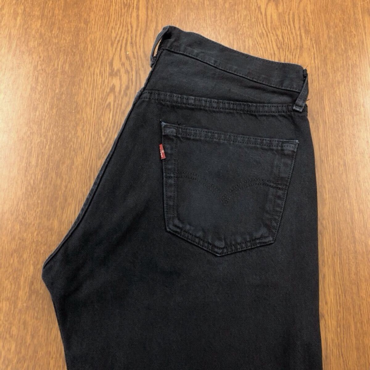 【GI506】Levi's 501 W33 L30 定番ストレート カラーパンツ ブラック 黒色 メンズブランド古着 リーバイス501 送料無料拍卖