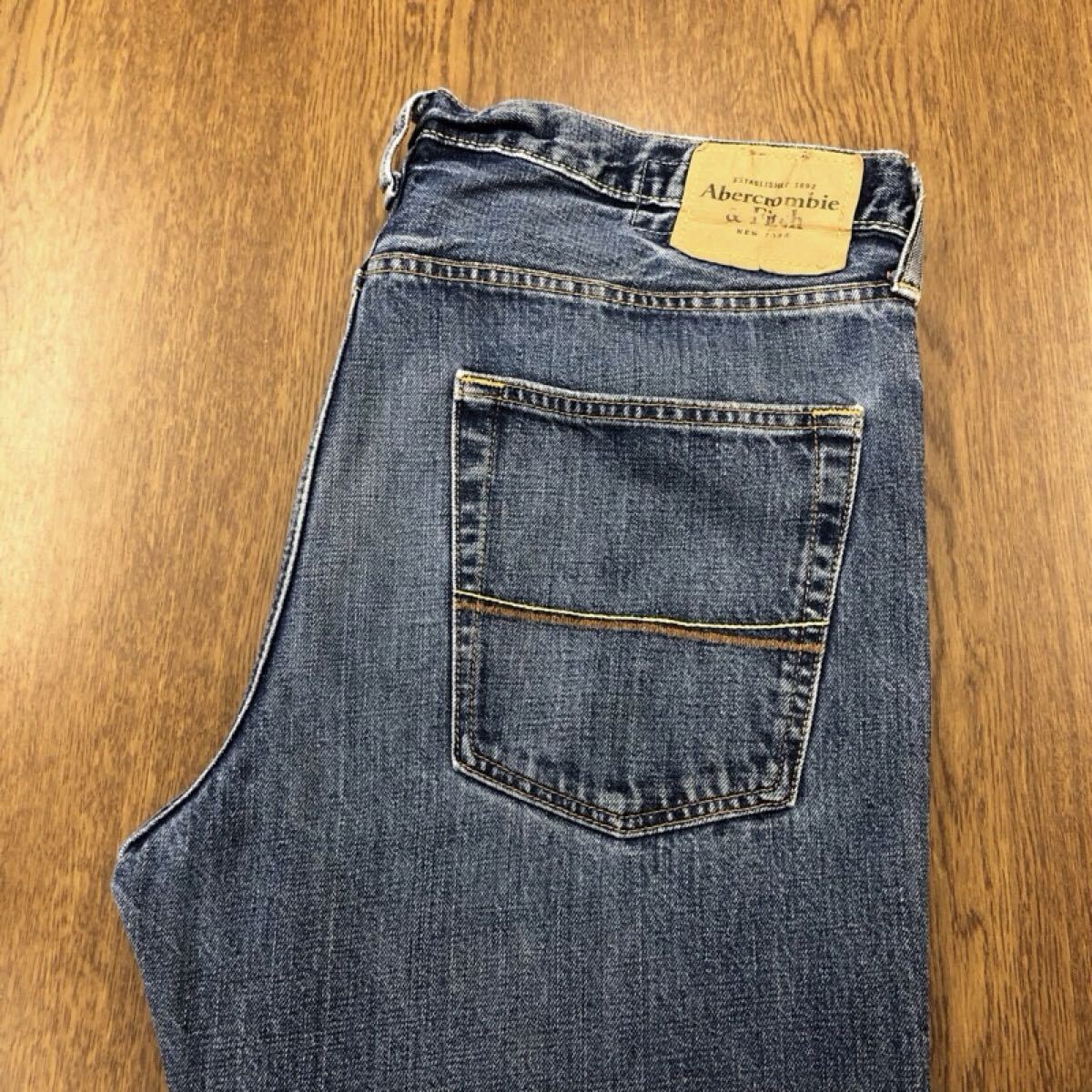 【GI532】Abercrombie&Fitch W36 L32 色落ち加工 ブーツカット ジーンズ デニムパンツ ブランド古着 アバクロンビー&フィッチ 送料無料拍卖