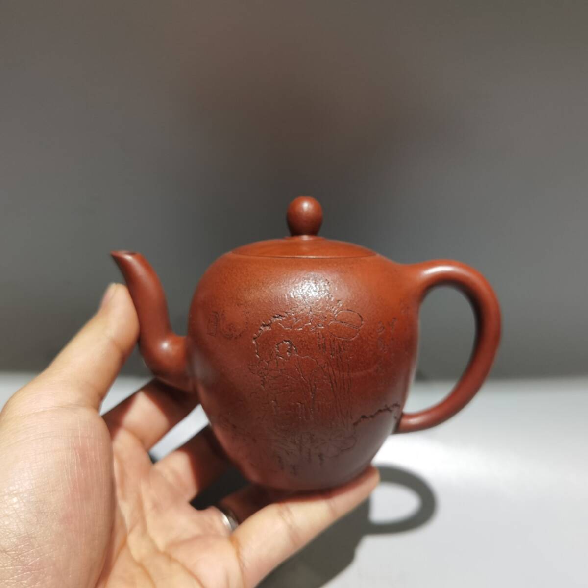 【超珍館蔵】紫砂壺 美人肩壺 謝曉東款 紅泥 茶具 茶道品 置物 賞物 古賞物 古董品 古美術品 時代物 旧家蔵出 稀少珍蔵品拍卖