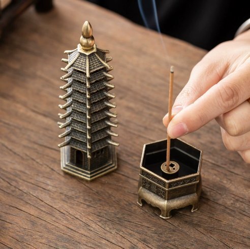 文昌塔香炉家具の置物工芸品オフィスの装飾机の創意的な置物檀香線香の香り炉です拍卖