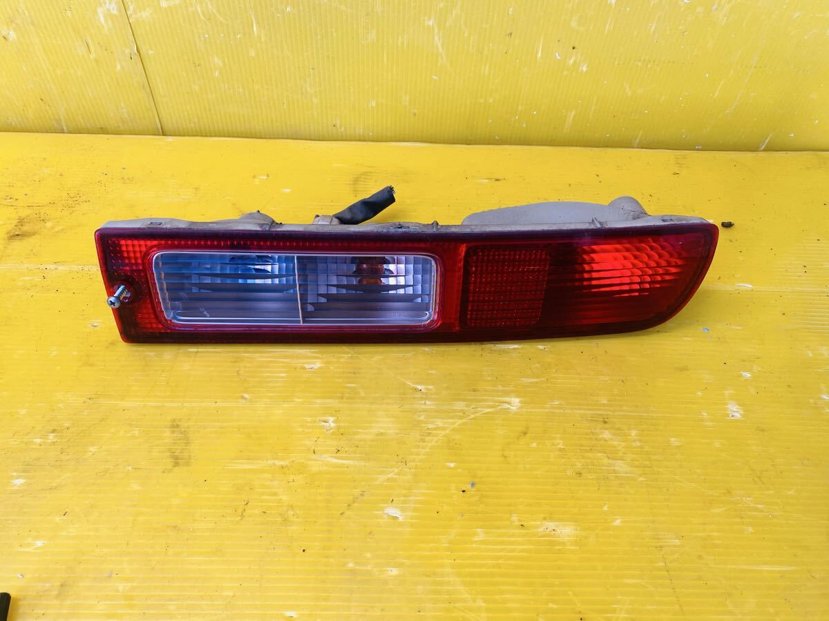 (43789) ダイハツ ハイゼット S321V 右テールライト KOITO220-51771 送料は1780円(北海道/沖縄県はお問い合わせください)拍卖