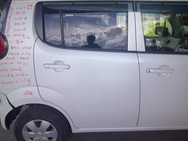 モコ DBA-MG33S 右リアドア Z7T スノーパールホワイト3コートパール拍卖