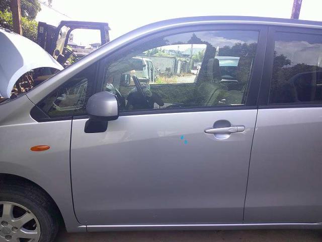 ムーヴ DBA-LA100S 左フロントドア 助手席 S28 ブライトシルバー(M)拍卖