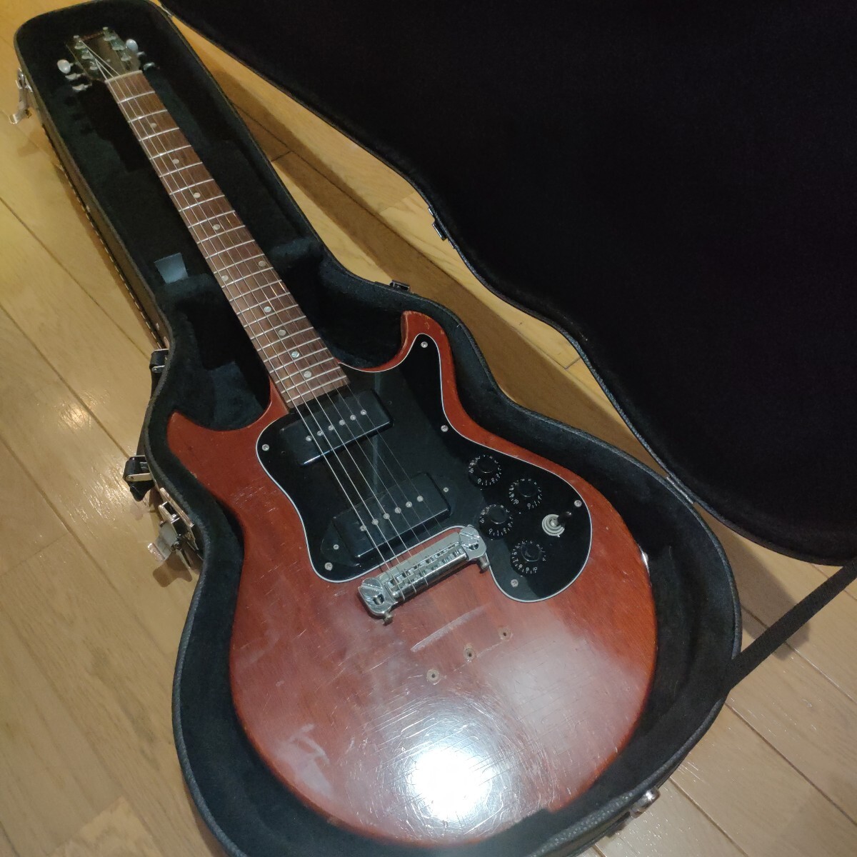Gibson ギブソン Melody Maker メロディメーカー 1966年製 ビンテージ ギター拍卖