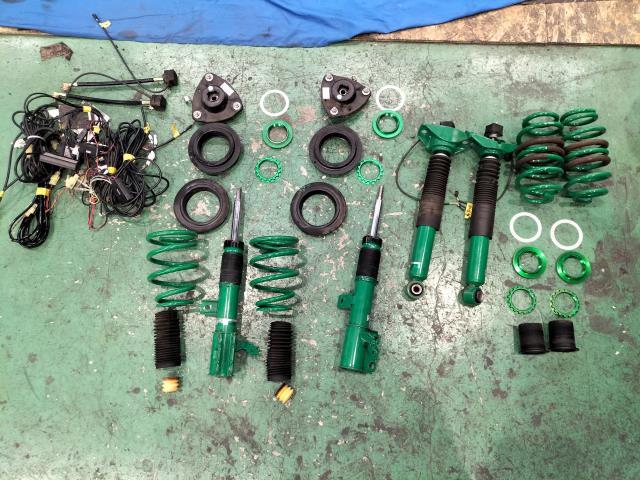 キレイ目!! AXVH70 トヨタ カムリ G 社外 TEIN テイン ストリート アドバンス Z 車高調 減衰 リモコン付き拍卖